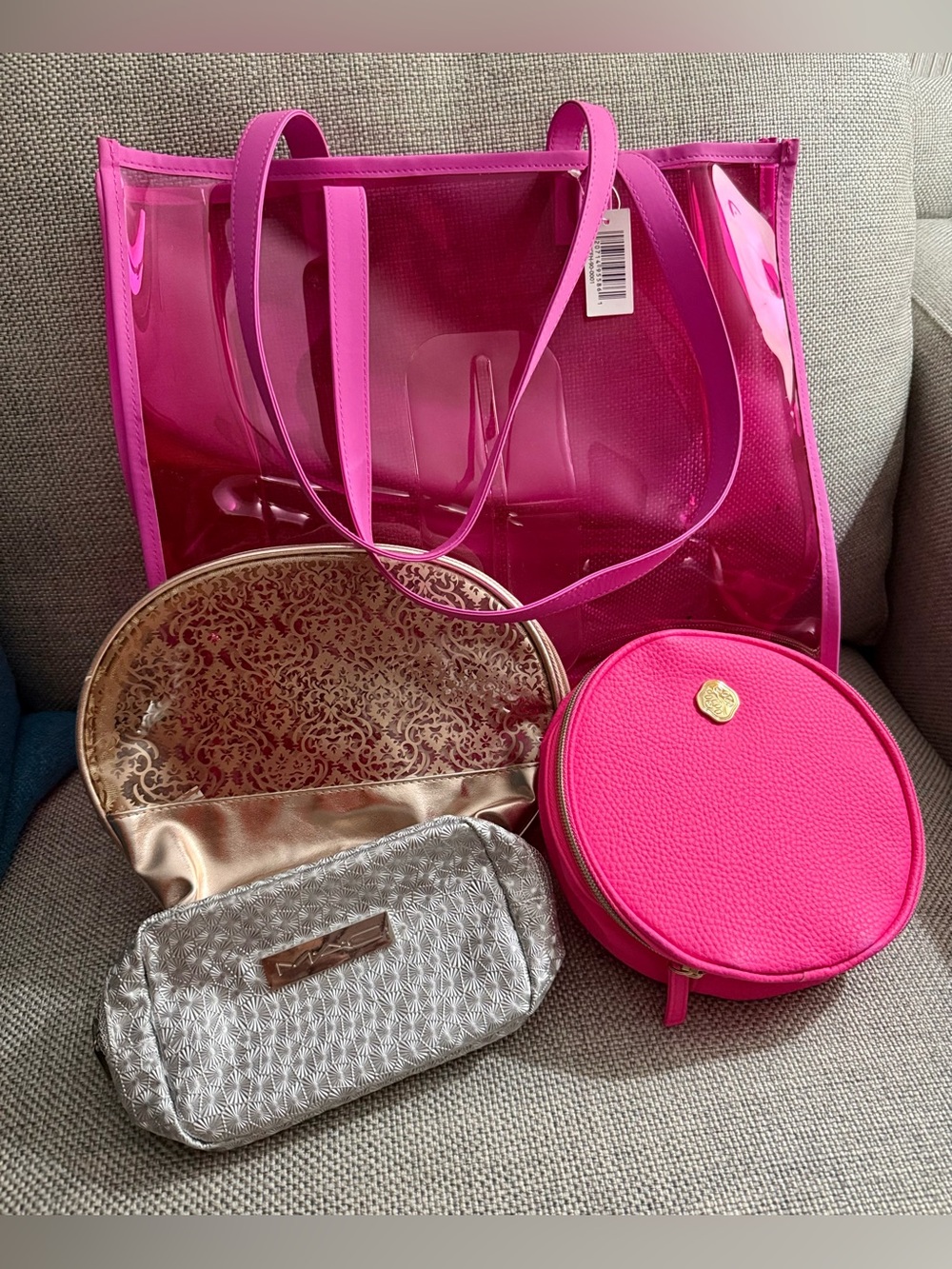 BUNDLE OF 4 COSMETIC BAGS CLINIQUE SHISEIDO MAC VARIOUS SIZES